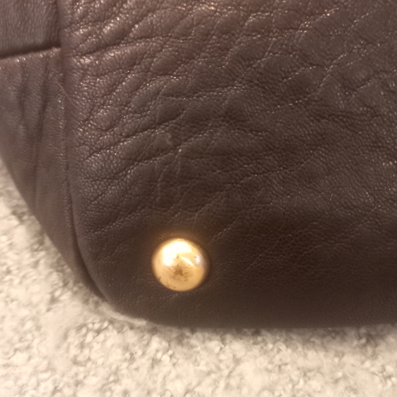 Vintage Saba black leather cross body shoulder bucket bag with gold hardware. - Picture 5 of 6